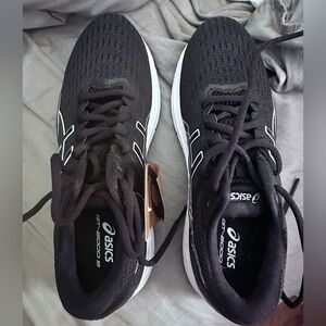 Women’s asics 7.5 sneakers